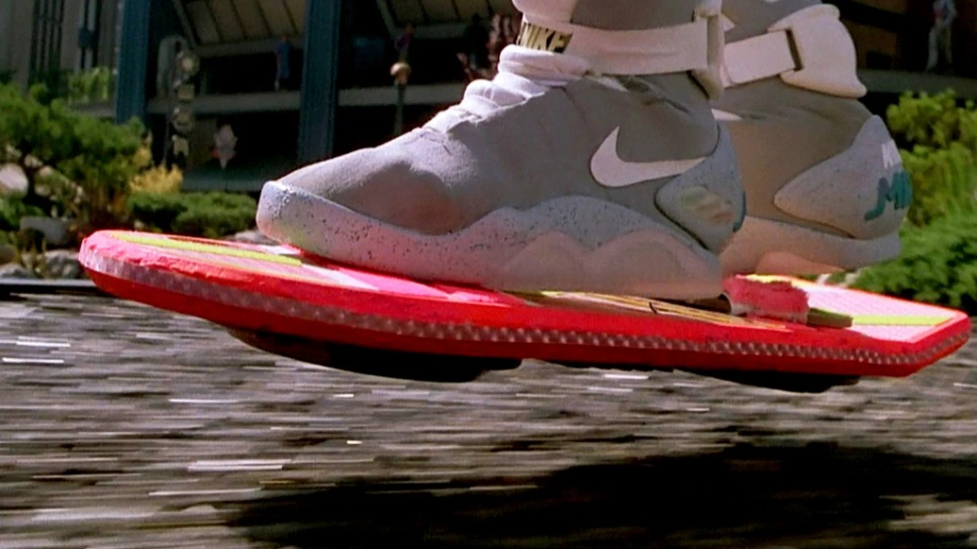 El patinete aerodeslizador de 'Regreso al Futuro'. El patinete aerodeslizador de 'Regreso al Futuro'.