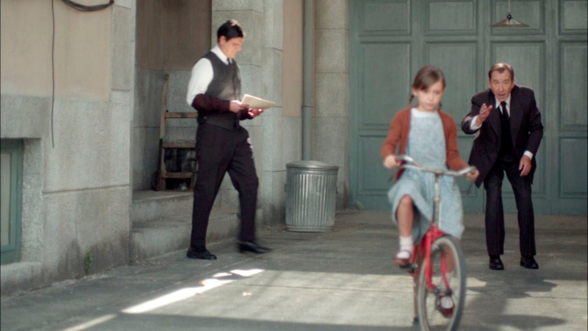 Don Emilio recuerda la infancia de Ana