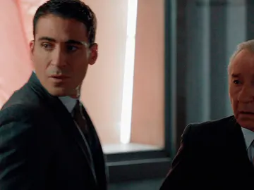 La tensión de Don Emilio y Alberto desaparece al ver a Ana La tensión de Don Emilio y Alberto desaparece al ver a Ana