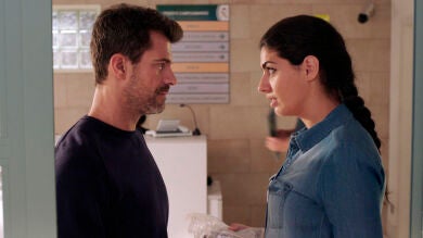 Lola le da un valioso consejo a Héctor