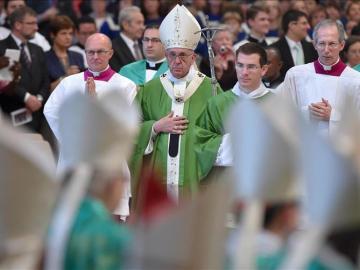 El Papa Francisco a su llegada a la basílica de San Pedro