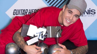 Justin Bieber se corona como el gran triunfador de los MTV EMA 2015 con cinco galardones