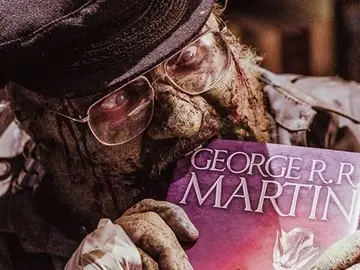 George R. R. Martin en su cameo para 'Z Nation' George R. R. Martin en su cameo para 'Z Nation'