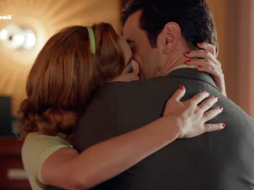 "Estoy loco por ti, quiero que me ames una vez más" "Estoy loco por ti, quiero que me ames una vez más"