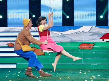 Silvia Abril se va al campo para cantar ‘Abuelito, dime tú’ Silvia Abril se va al campo para cantar ‘Abuelito, dime tú’