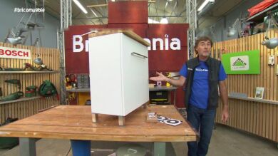 Bricomanía construye un mueble para guardar bicicletas plegables 