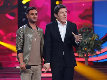 El jurado valora la imitación de Adrián Rodríguez como Romeo Santos El jurado valora la imitación de Adrián Rodríguez como Romeo Santos