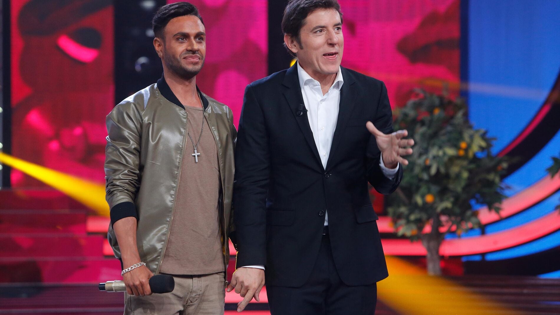 El jurado valora la imitaci&oacute;n de Adri&aacute;n Rodr&iacute;guez como Romeo Santos