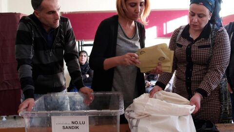 Recuento de los votos en Turqu&iacute;a
