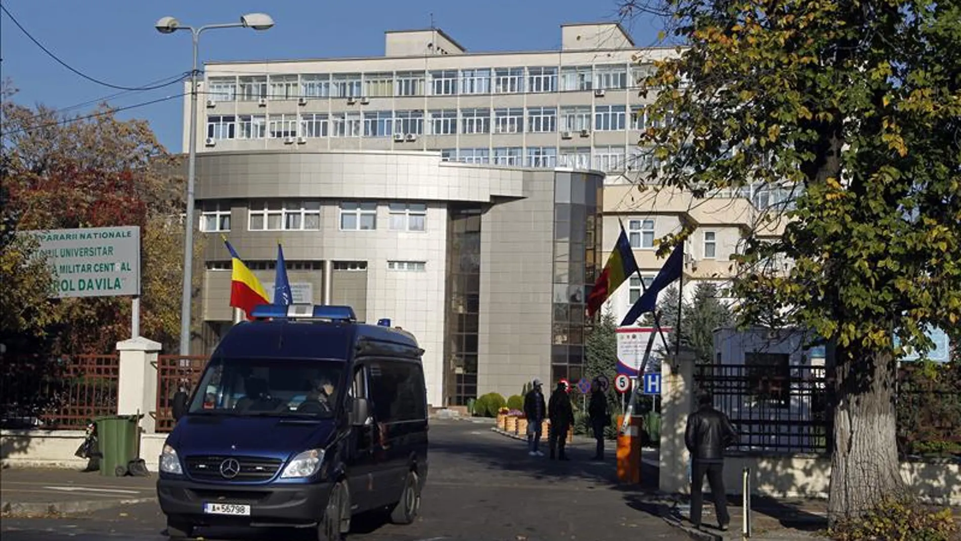 El Hospital Militar donde se encuentran ingresados los dos españoles que resultaron heridos El Hospital Militar donde se encuentran ingresados los dos españoles que resultaron heridos