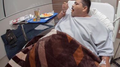 El hombre más obeso del mundo recibe el alta tras una exitosa operación