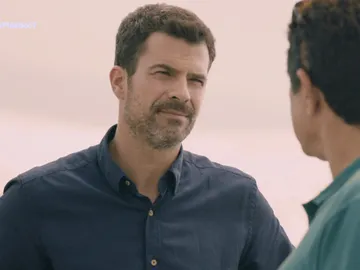 Héctor habla con Juan Rueda Héctor habla con Juan Rueda