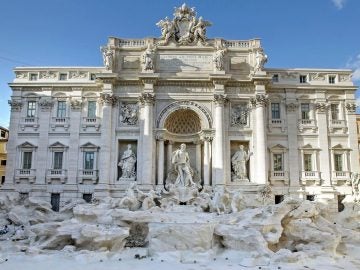 La Fontana di Trevi, ante los últimos retoques previos a su reapertura