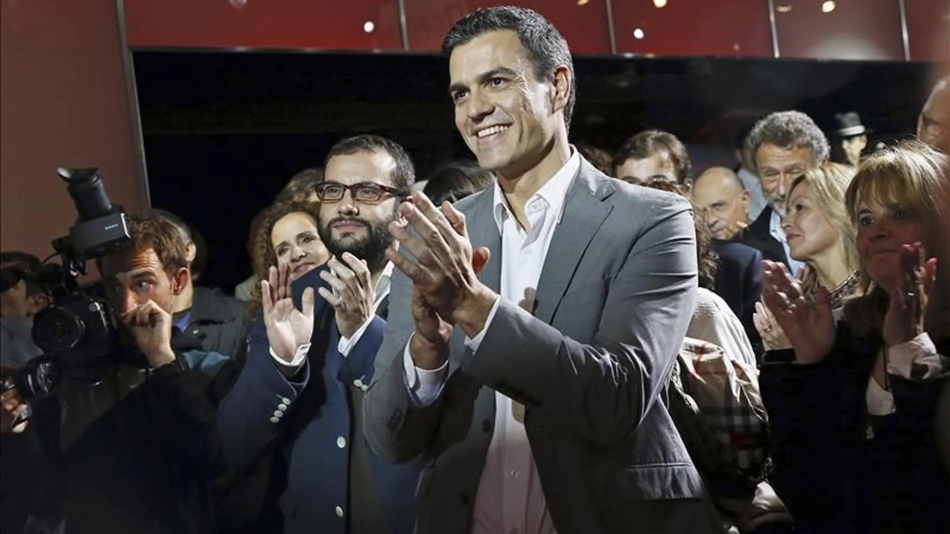 Pedro Sánchez en el mitin del PSOE con el apoyo del mundo de la Cultura. Pedro Sánchez en el mitin del PSOE con el apoyo del mundo de la Cultura.