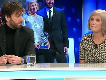 Alicia Giménez Bartlett y Daniel Sánchez Arévalo durante una entrevista en Espejo Público Alicia Giménez Bartlett y Daniel Sánchez Arévalo durante una entrevista en Espejo Público