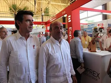 Los ministros Luis de Guindos y José Manuel Soria durante su visita a Cuba Los ministros Luis de Guindos y José Manuel Soria durante su visita a Cuba