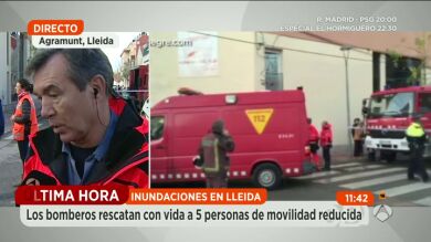 El jefe de bomberos de Agramunt explica que entraron con equipos de buceo en la residencia