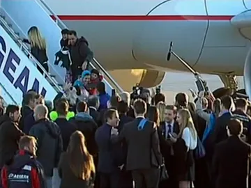 Los primeros refugiados que parten de Grecia a Luxemburgo Los primeros refugiados que parten de Grecia a Luxemburgo