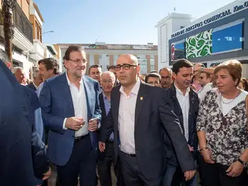Mariano Rajoy acompañado por el alcalde de Huércal-Overa Mariano Rajoy acompañado por el alcalde de Huércal-Overa