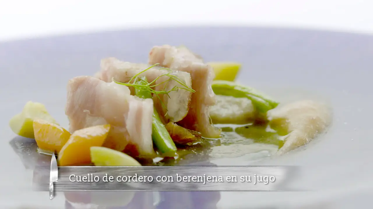 Cuello de cordero con berenjena en su jugo