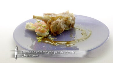 Jarret con pan de tomate, berenjena y alioli manchego invisible