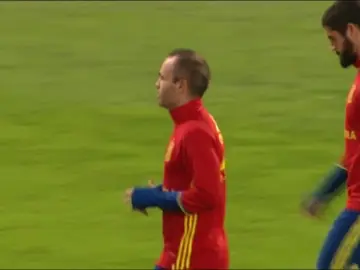 Iniesta e Isco, durante el entrenamiento de la Selección Iniesta e Isco, durante el entrenamiento de la Selección