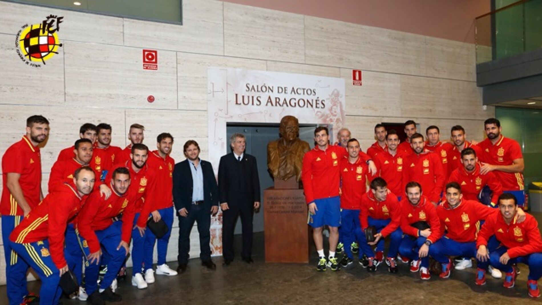 El busto de Luis Aragon&eacute;s, en la ciudad deportiva de Las Rozas