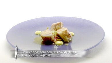 Lomo de cordero con Duxel de setas, azafrán y berenjenas de almagro