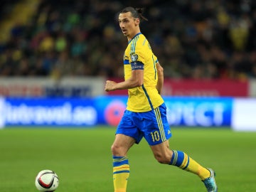 Zlatan Ibrahimovic durante un partido con la selección de Suecia