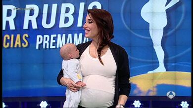 Pilar Rubio nos enseña a hacer yoga con nuestro bebé