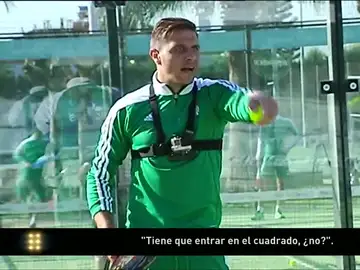 Joaquín, jugando al pádel Joaquín, jugando al pádel