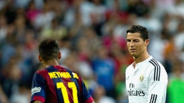 Cristiano Ronaldo y Neymar, durante un Clásico