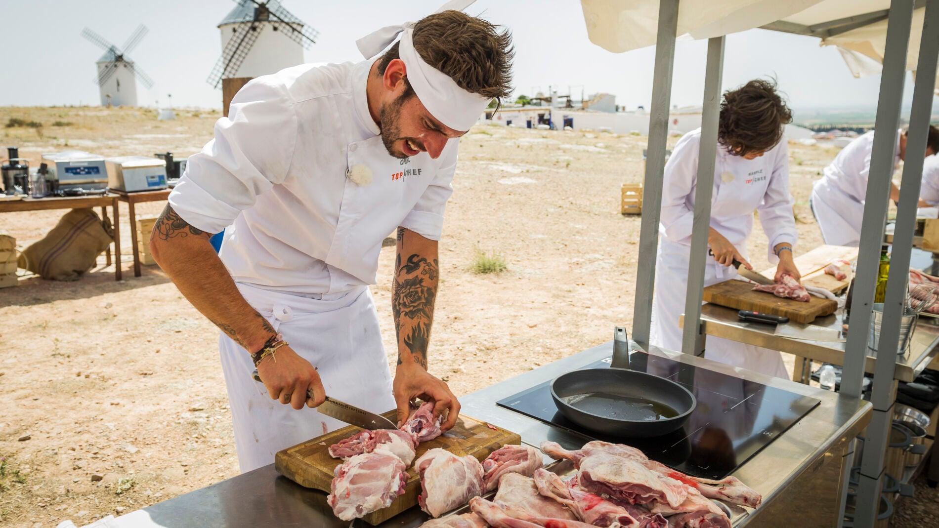 Oriol rompe la tabla de madera en la prueba grupal