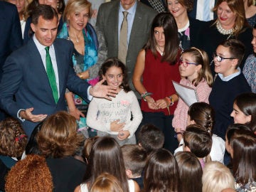 Felipe VI se dirige a los niños ganadores del concurso escolar '¿Qué es un Rey para ti?' Felipe VI se dirige a los niños ganadores del concurso escolar '¿Qué es un Rey para ti?'