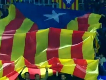 La estelada incluida en el vídeo promocional del Barça - Roma