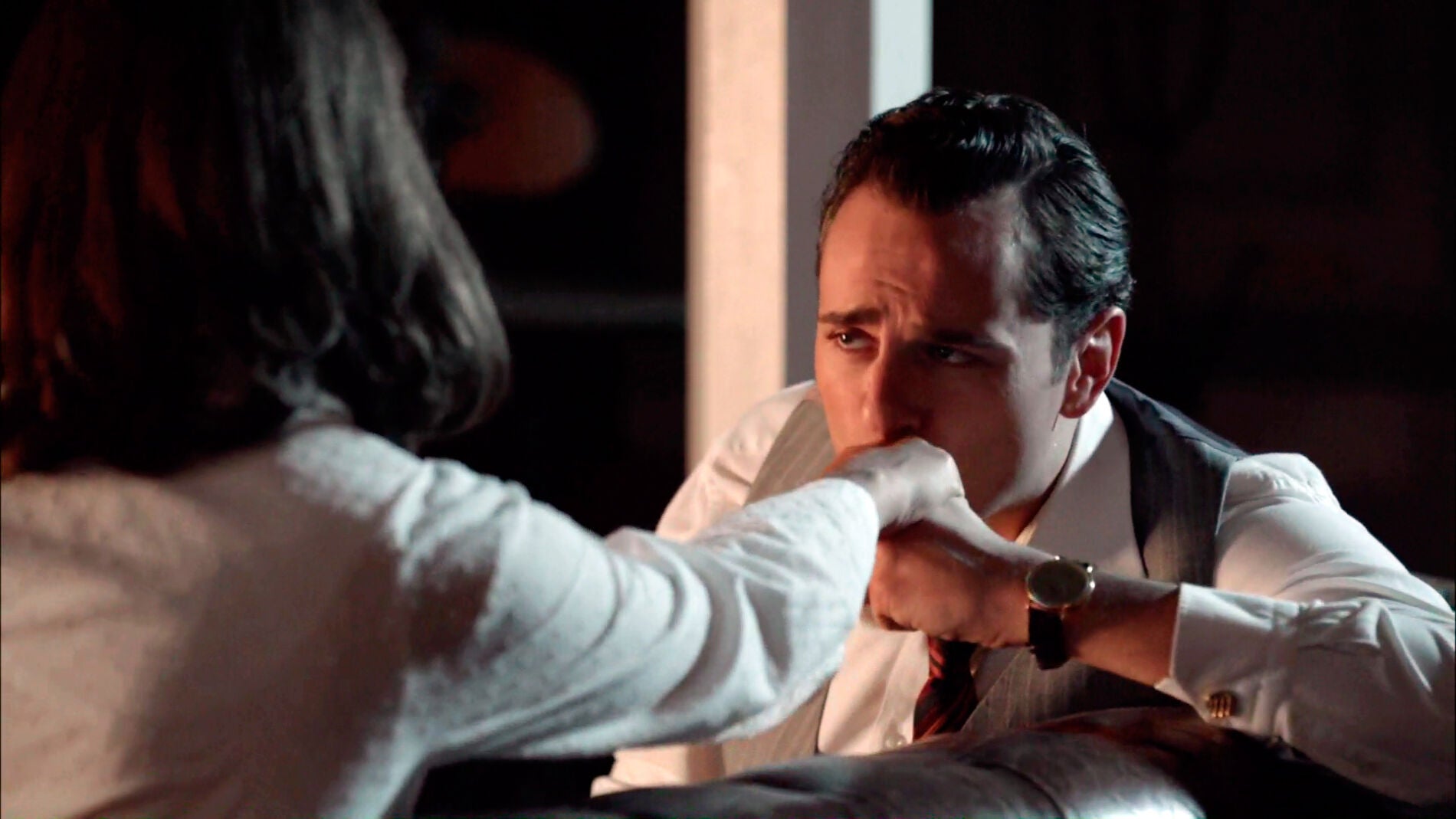 Ra&uacute;l se disculpa con Ana