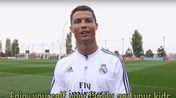 Cristiano, en el vídeo de los jugadores del Madrid a Raúl