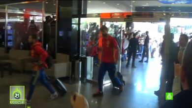 Piqué, pitado a su llegada a Alicante
