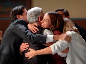 Ana no cabe en si de felicidad Ana no cabe en si de felicidad