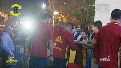 ¿Se niega Piqué a firmar una camiseta de España?