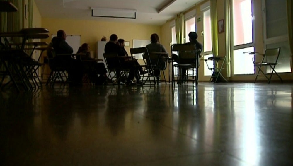 ANTENA 3 TV | Tres de cada 100 españoles son comedores compulsivos ANTENA 3 TV | Tres de cada 100 españoles son comedores compulsivos