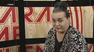 Falete ensaya 'La vie en rose'