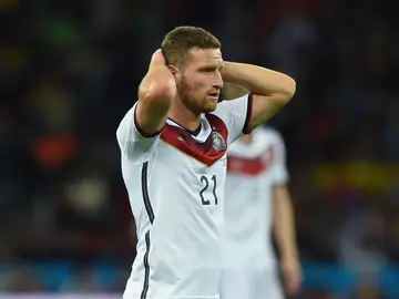 Mustafi se lamenta en un partido con la selección de Alemania Mustafi se lamenta en un partido con la selección de Alemania