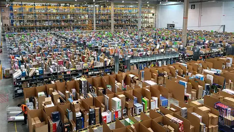 Almacén de distribución de Amazon Almacén de distribución de Amazon