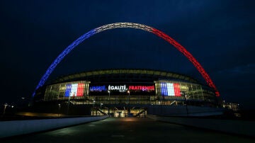 El estadio de Wembley, iluminado con los colores de Francia