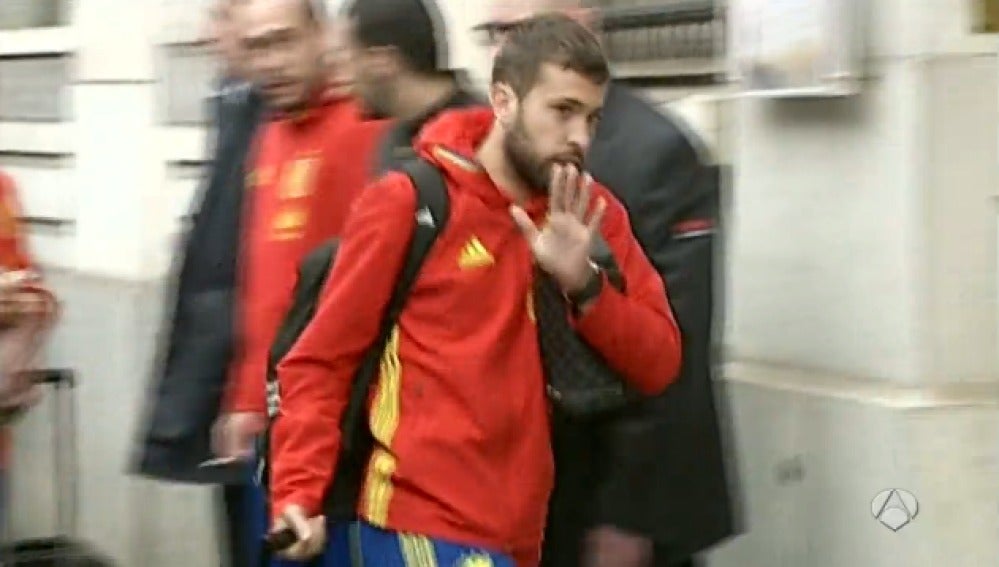 Jordi Alba, llegando al hotel de concentración
