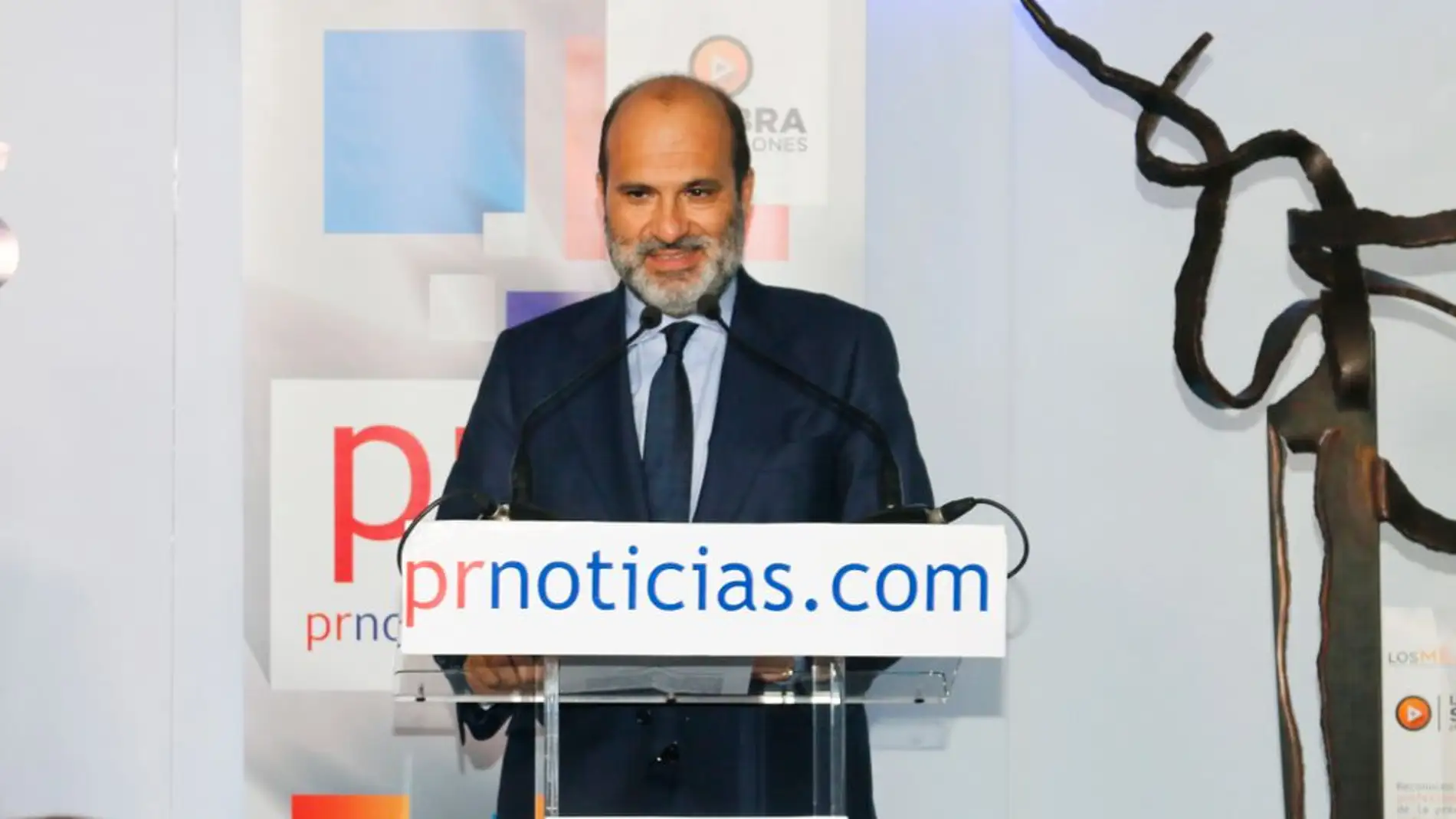 Javier Bardají recibe el premio a Mejor Directivo de Televisión