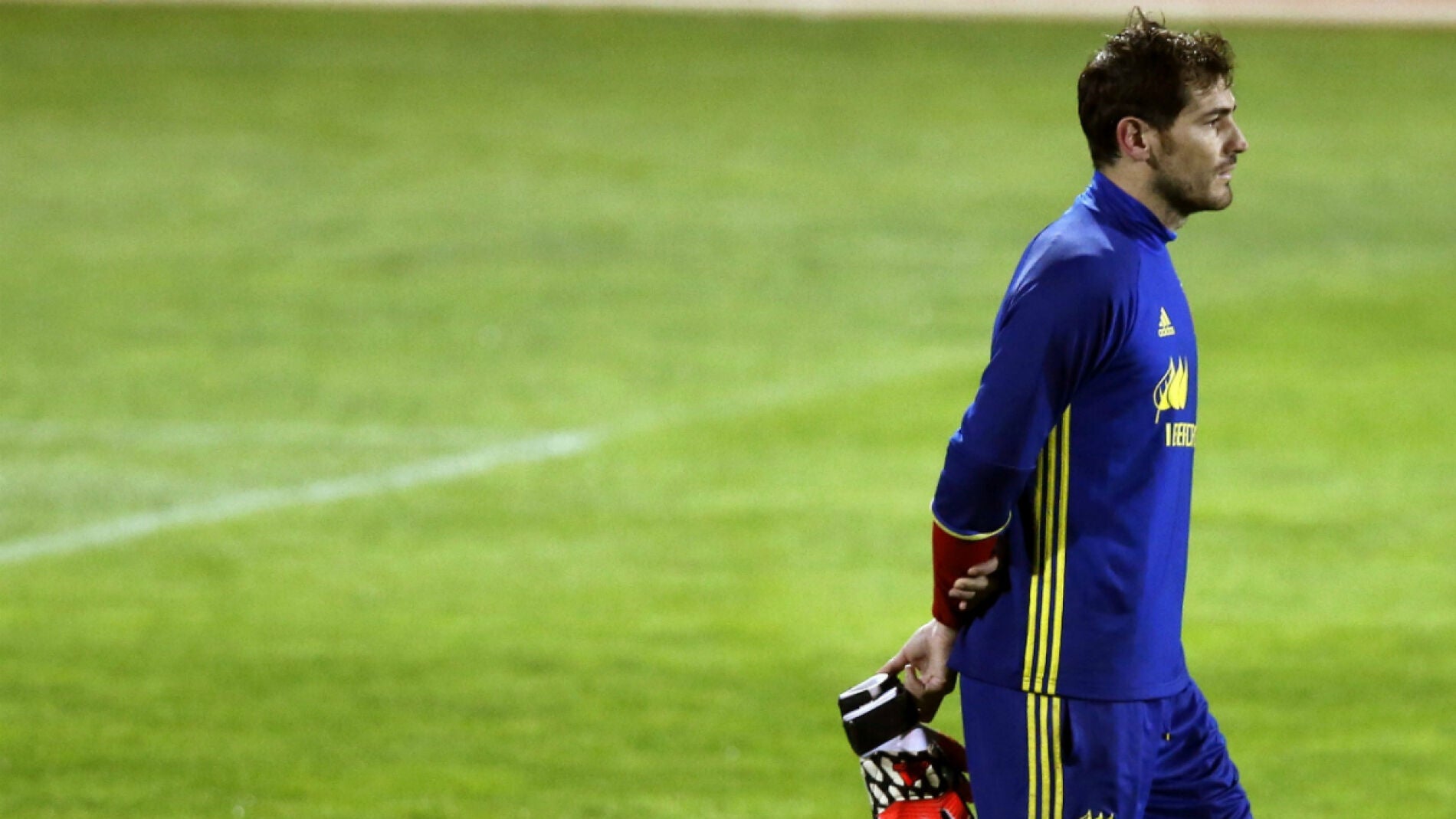 Iker Casillas, pensativo durante un entrenamiento