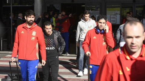 Los jugadores de la Selecci&oacute;n, llegando a Barajas