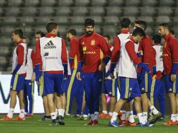 La selección española, entrenando en Bruselas